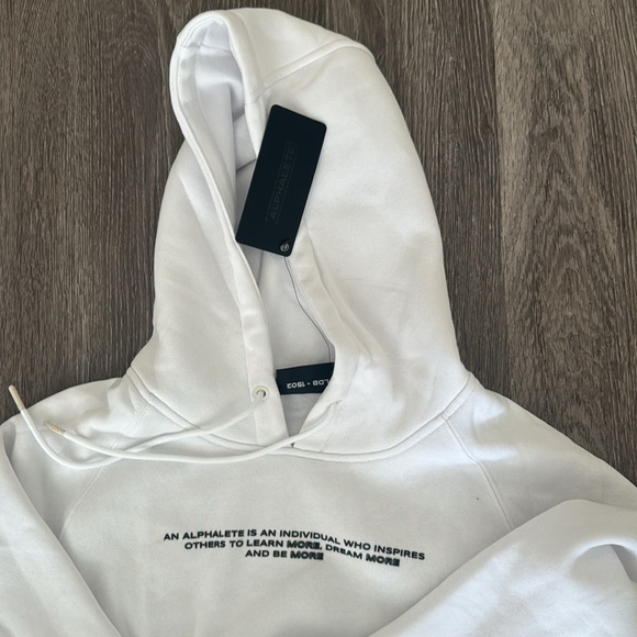 Alphalete cropped women’s hoodie - Picture 3 of 3